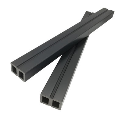 อุปกรณ์เสริมพื้นระเบียง WPC ขนาด 50x30 มม. Joists สีดำพลาสติกรีไซเคิลเชิงพาณิชย์