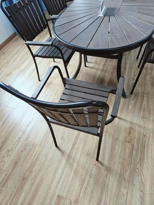 การใช้ชีวิตกลางแจ้งใหม่: เก้าอี้และโต๊ะสวน WPC ระดับพรีเมี่ยม