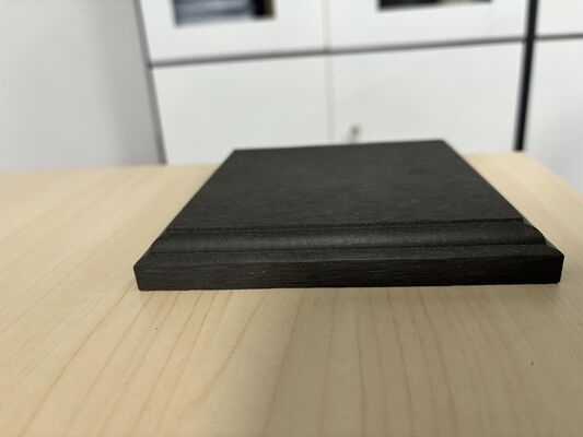 ระเบียง WPC ปลายพื้นกลางแจ้งกันน้ำครอบคลุม WPC ดาดฟ้าคอมโพสิตกระดานส่วนท้ายรอบพื้นระเบียง ปลายดาดฟ้า WPC