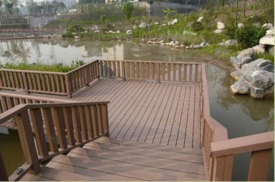 ไม้ระแนงแนวตั้ง WPC ฟันดาบ UV-Stable สำหรับชุมชนที่อยู่อาศัย