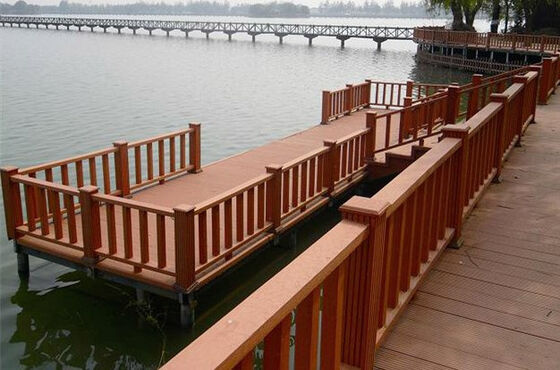 รั้ว WPC ผสมอะคริลิกตกแต่งสำหรับสวนในบ้านสุดหรู