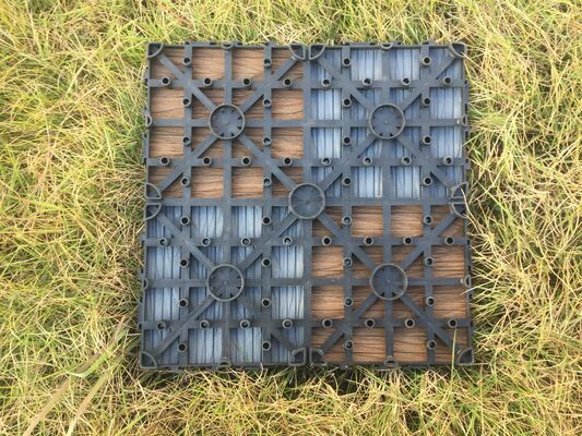 ขายส่งกระเบื้องดาดฟ้า WPC DIY 30 * 30 ซม. พื้นกลางแจ้งที่ทนทานสำหรับการใช้ที่อยู่อาศัย